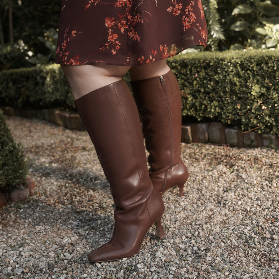 gyra stiefel aus extra weitem kalbsleder schokoladenbraun