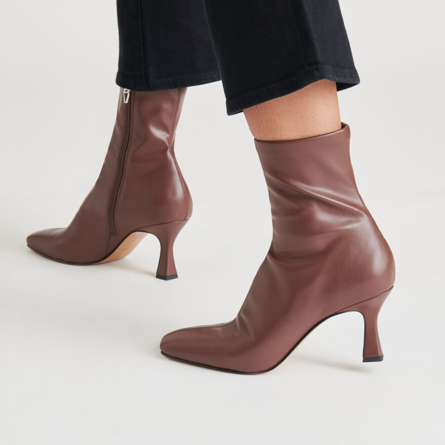 glamour boots chocolate stella