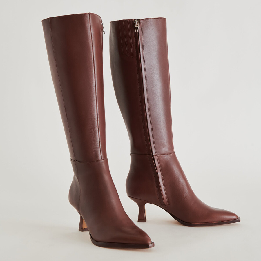 auggie stiefel aus extra weitem kalbsleder schokoladenbraun
