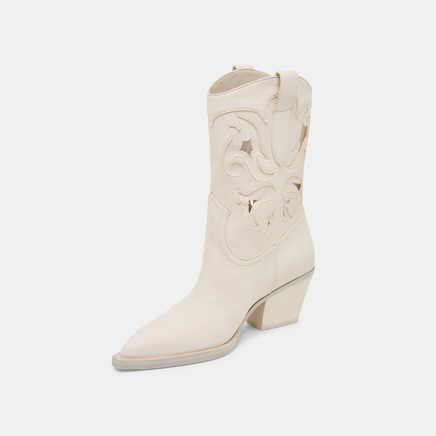 ravena boots off white nubuk