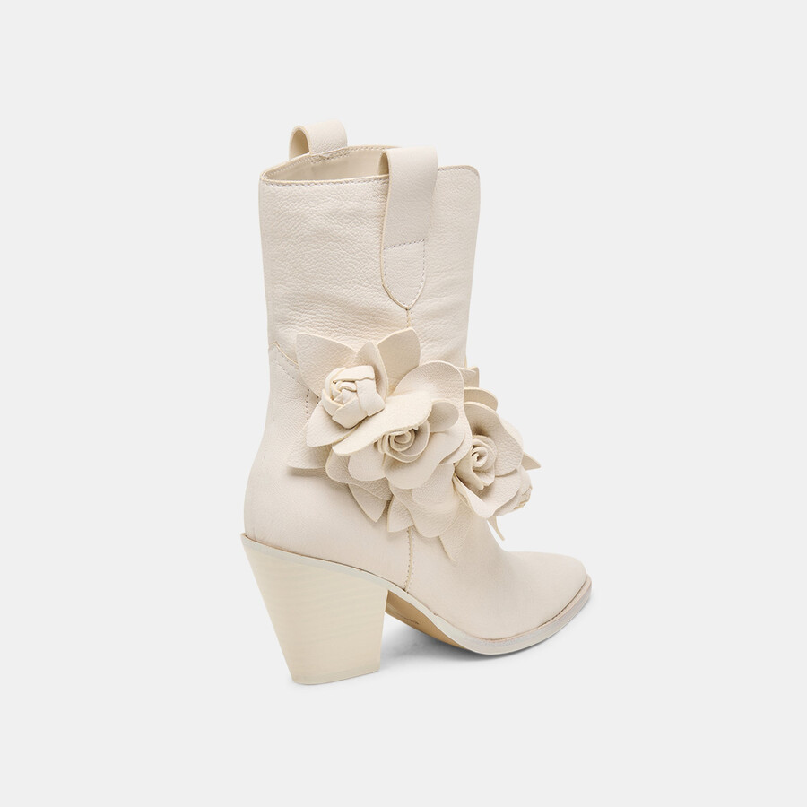 jakel boots off white nubuk