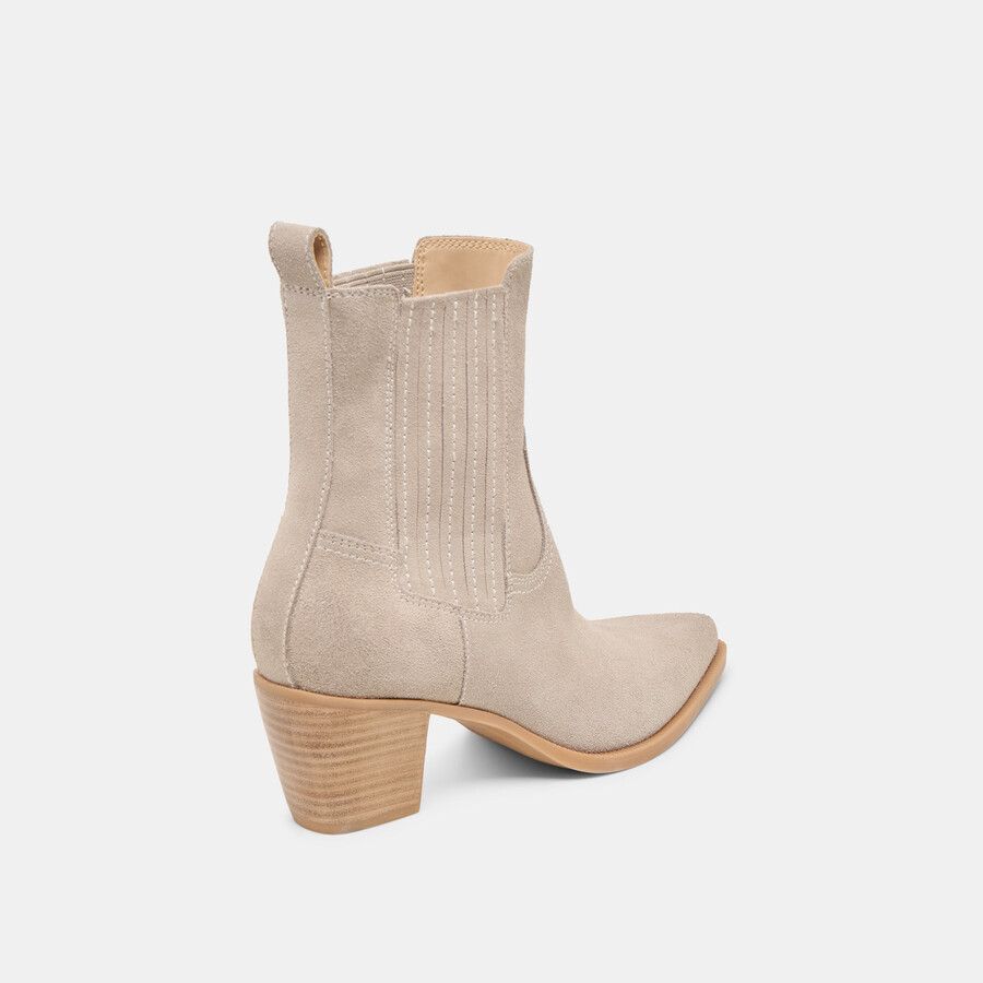 schmale stiefeletten aus taupefarbenem wildleder