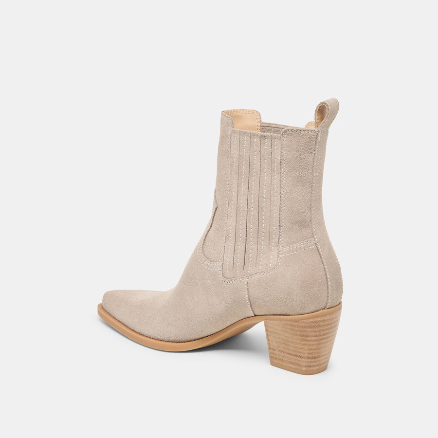 schmale stiefeletten aus taupefarbenem wildleder