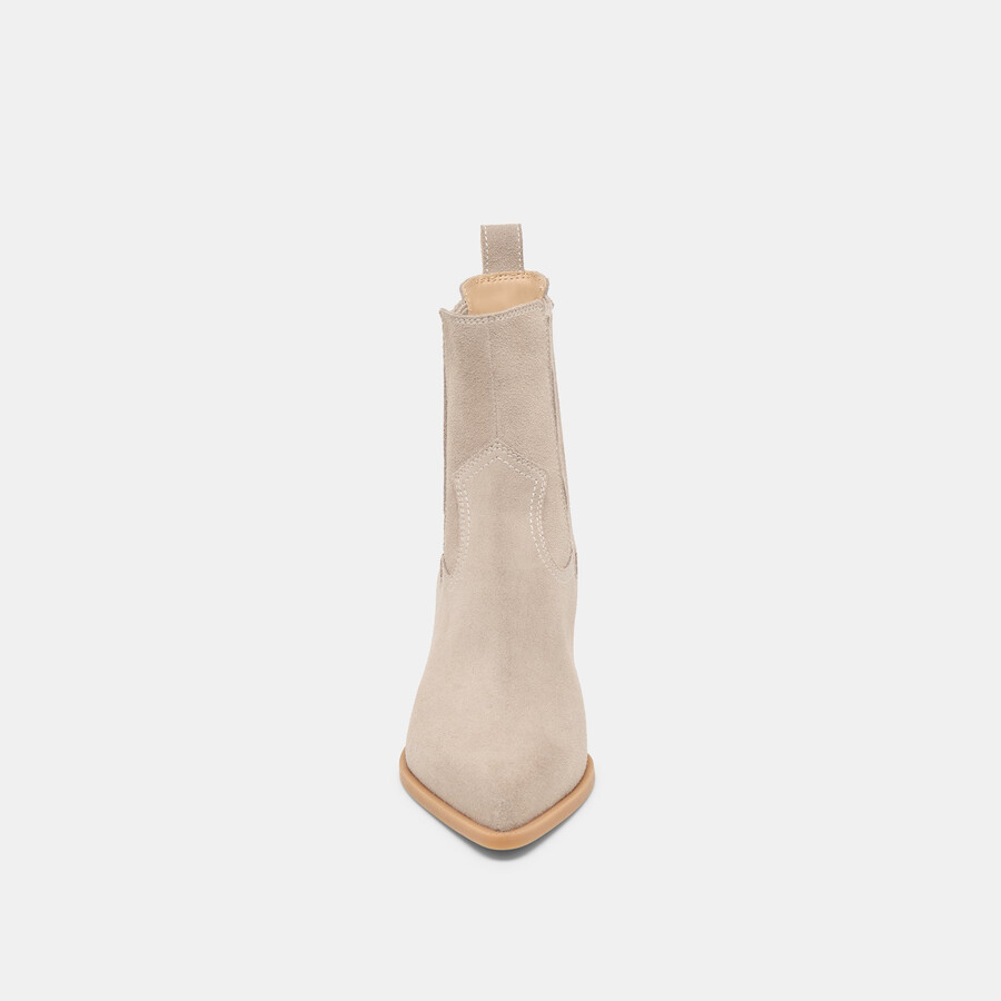 schmale stiefeletten aus taupefarbenem wildleder