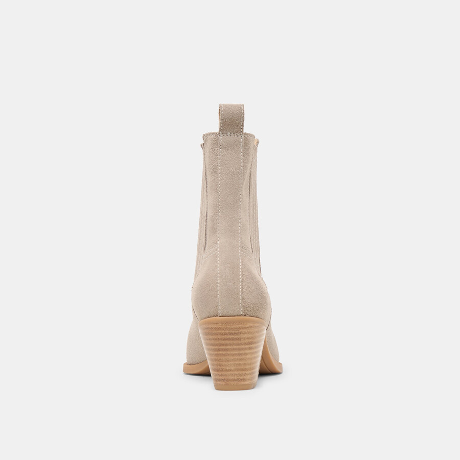 schmale stiefeletten aus taupefarbenem wildleder