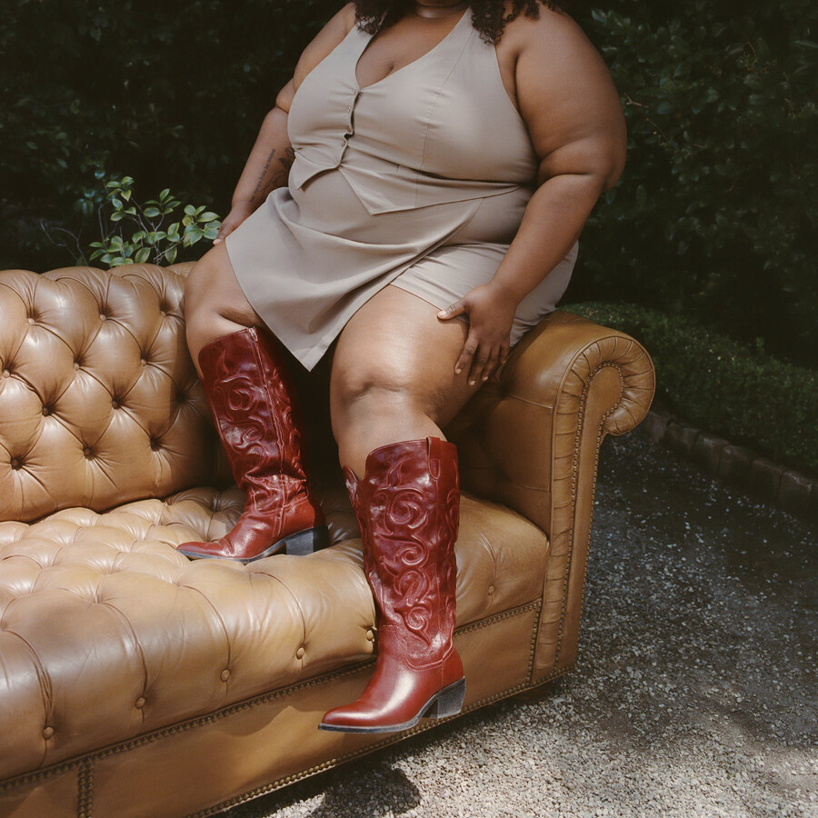 mirla stiefel mit extraweiter kalbsweite oxbloodfarbenes leder
