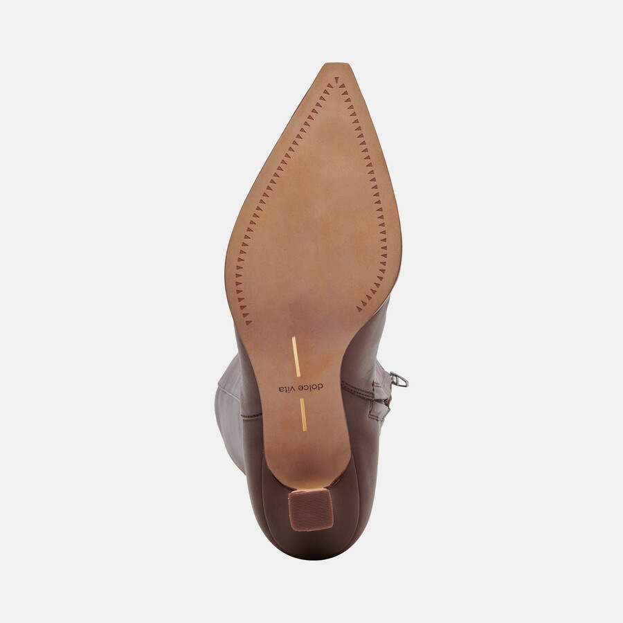 auggie stiefel aus schokoladenbraunem leder schmal geschnitten