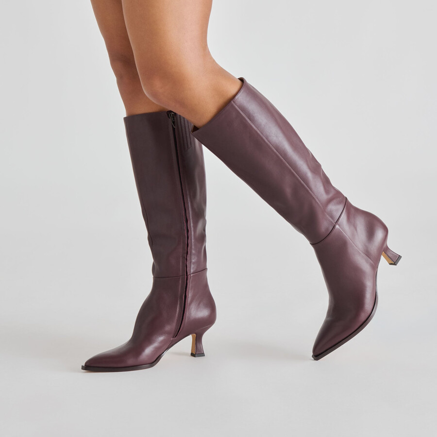 auggie boots aus weinrotem leder