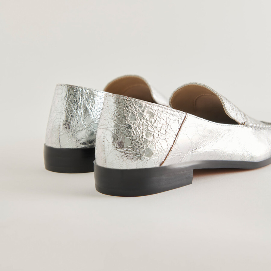 beny ballerinas aus silberfarbenem vintage-leder