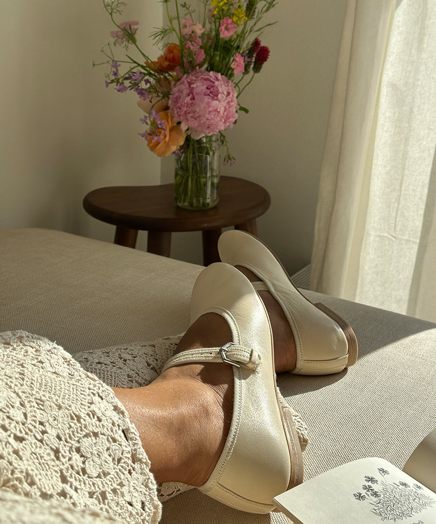 roslyn ballerinas aus cremefarbenem leder