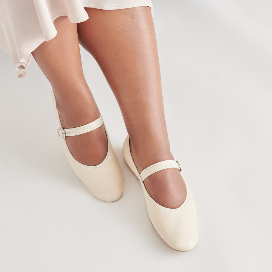 roslyn ballerinas aus cremefarbenem leder