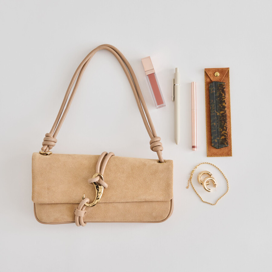 alice schultertasche aus beigefarbenem wildleder