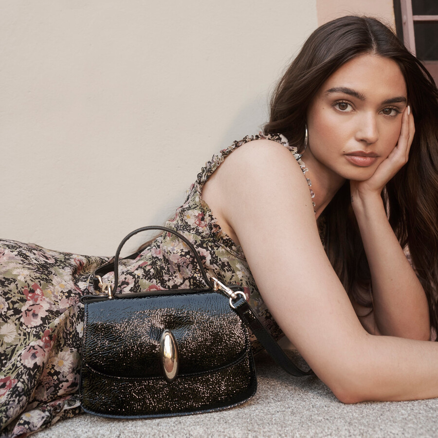 lucia crossbody schwarz crackled stella