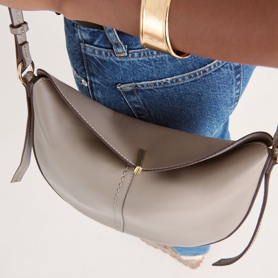 burano crossbody aus grauem leder