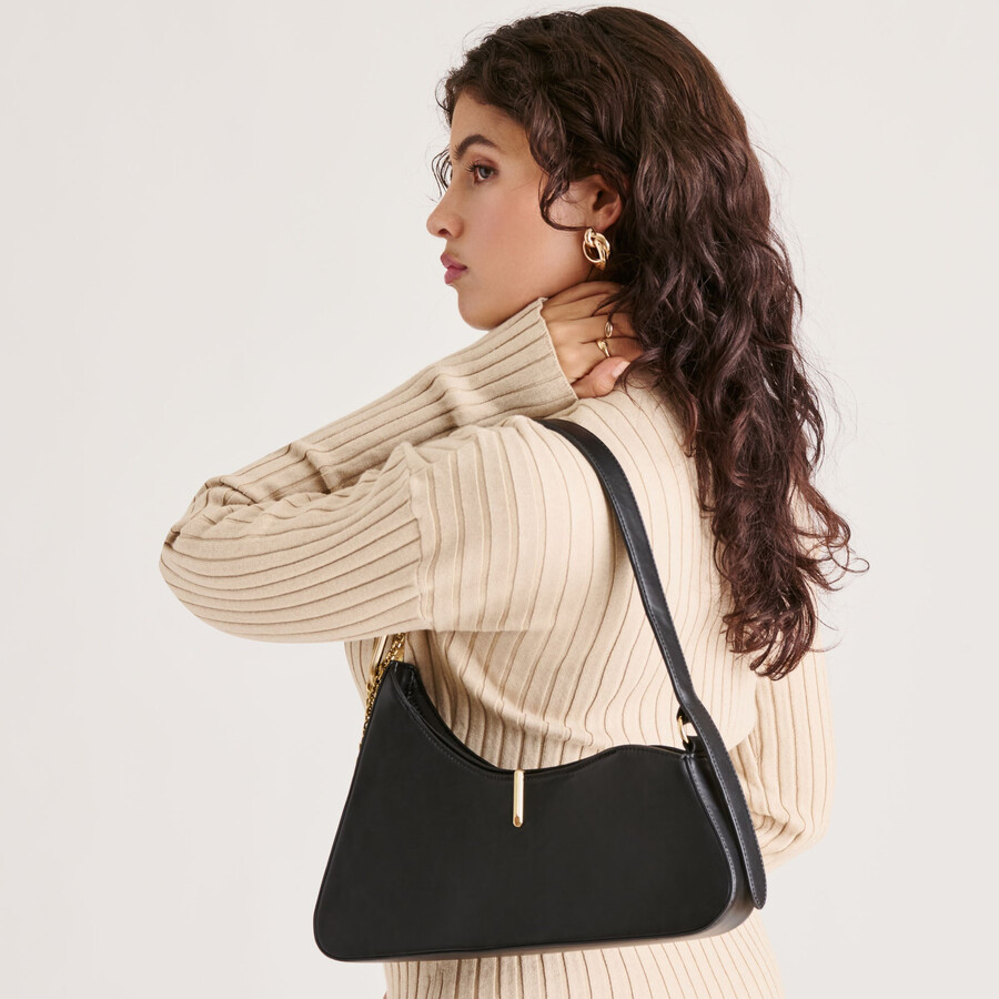 prya schultertasche aus schwarzem leder