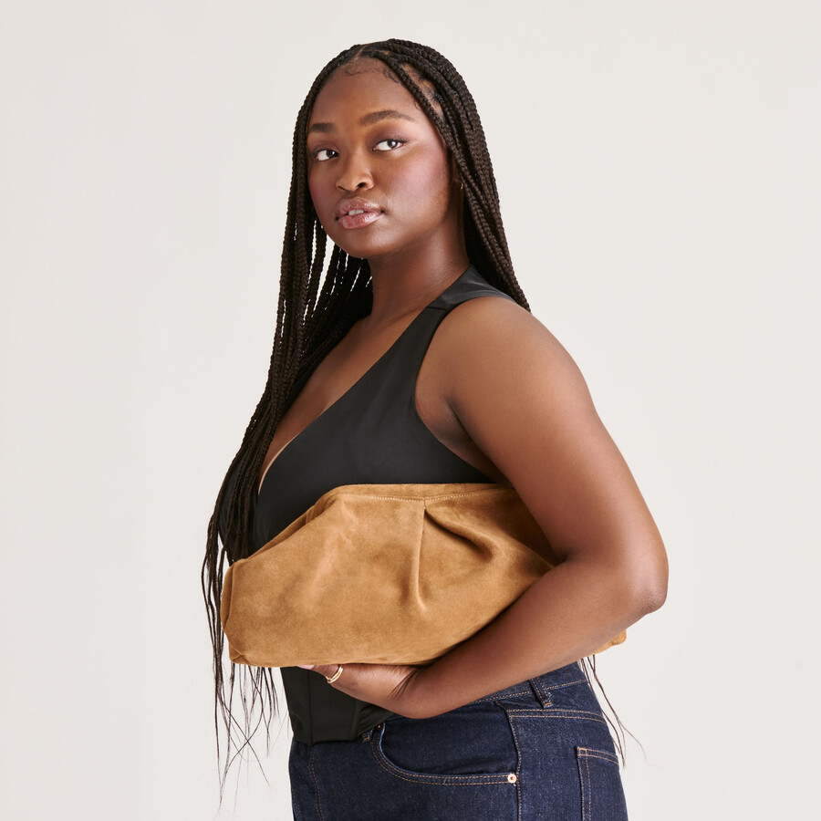 sahara clutch cognac wildleder