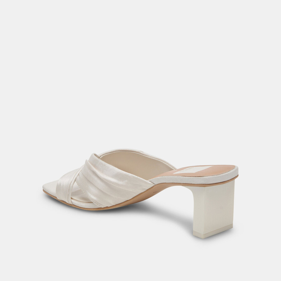carlan heels aus cremeweißer seide