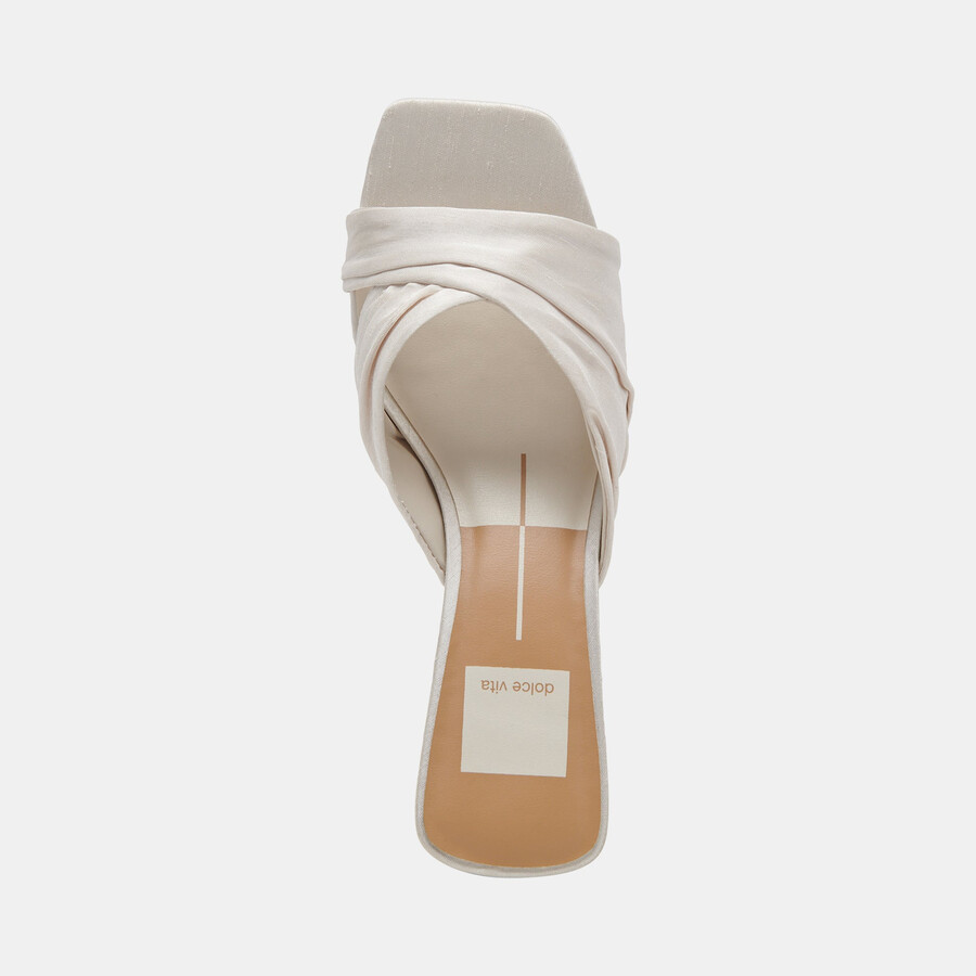 carlan heels aus cremeweißer seide
