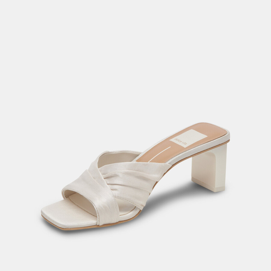 carlan heels aus cremeweißer seide
