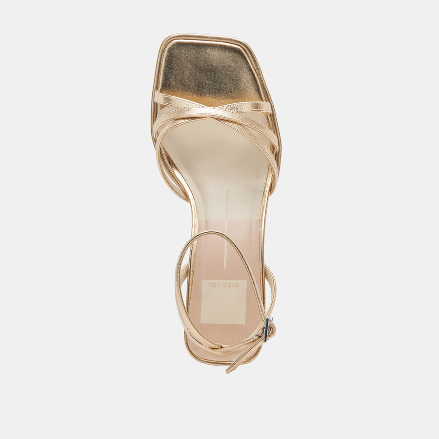 manji heels aus hellgoldenem metallic-leder