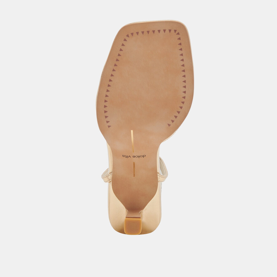 manji heels aus hellgoldenem metallic-leder