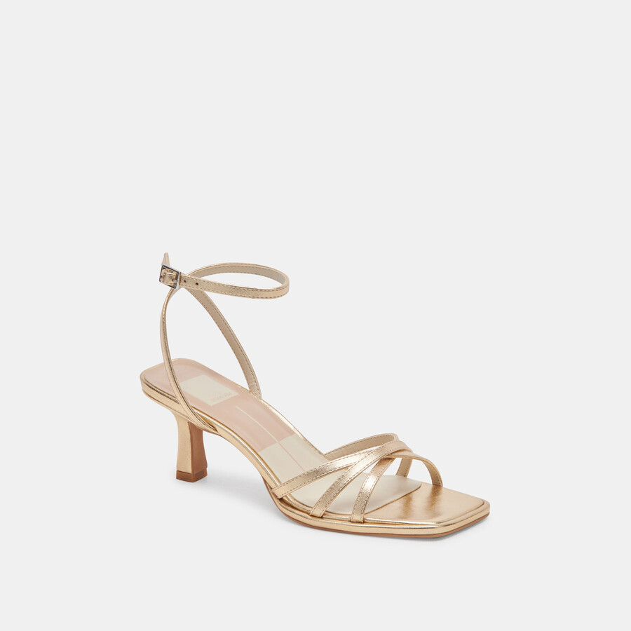 manji heels aus hellgoldenem metallic-leder