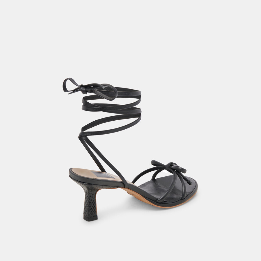 maison heels aus schwarzem leder