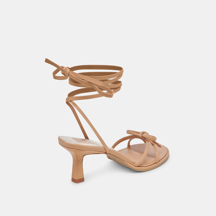 maison heels aus hellbraunem leder