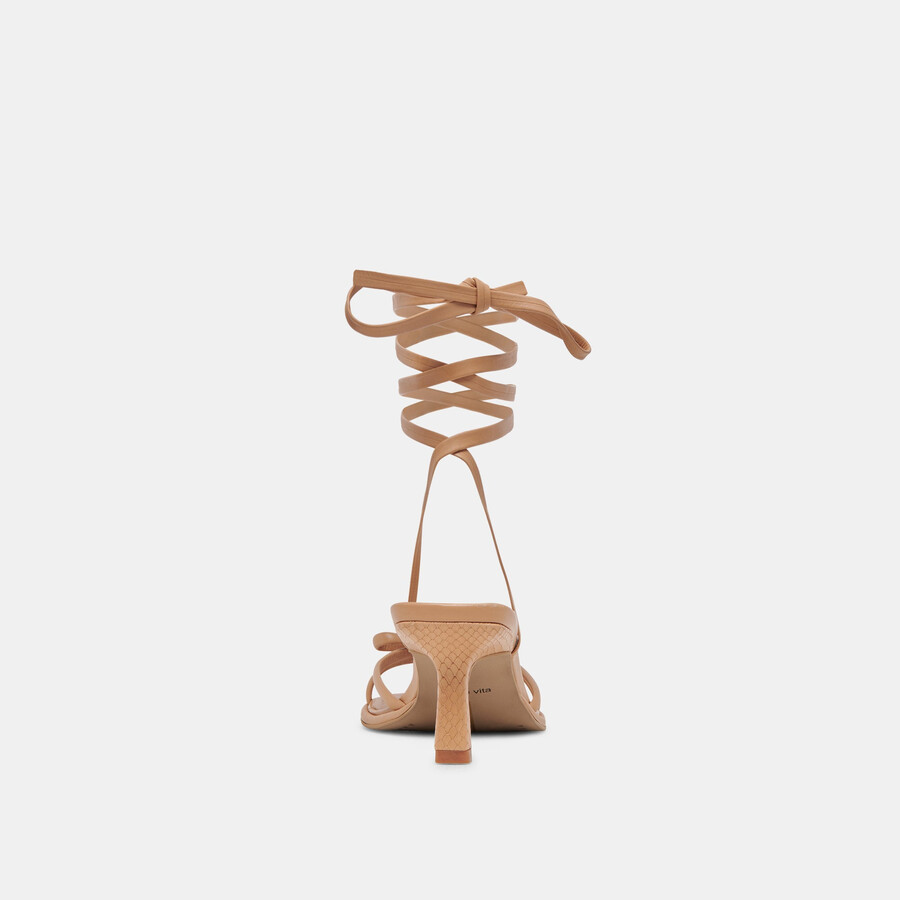 maison heels aus hellbraunem leder