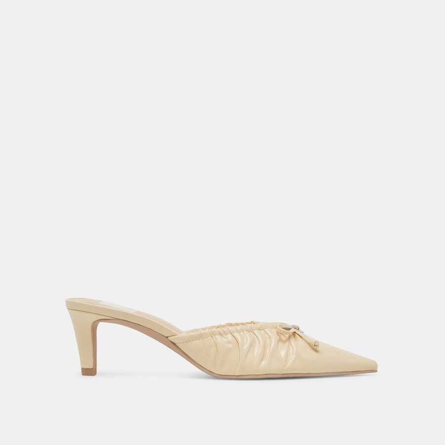 kairi mid heels hellgelbes crinkle-lackleder