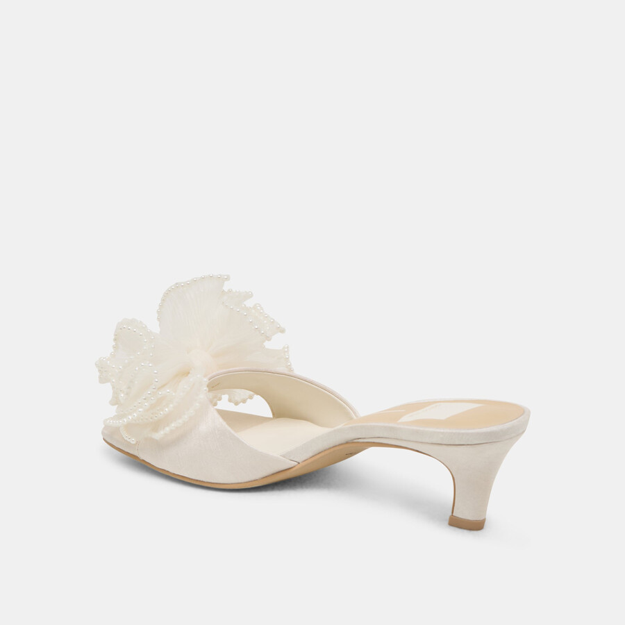 narita pearl heels aus cremefarbenem satin