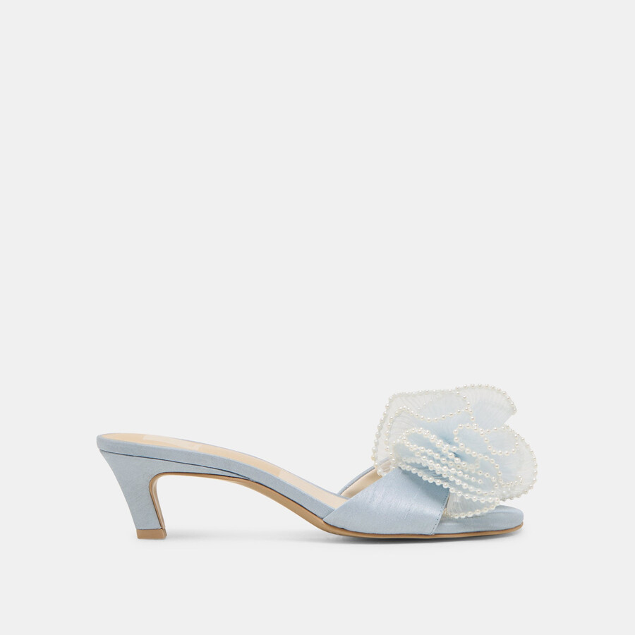 narita pearl heels hellblauer satin