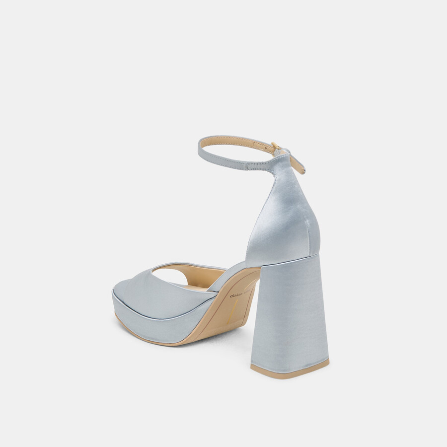 pandro heels hellblauer satin