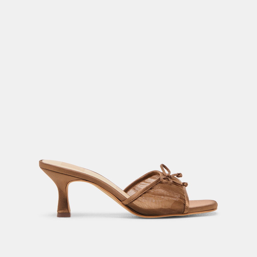 galen heels aus mittelbraunem tüll
