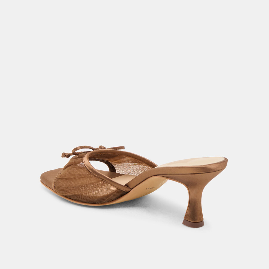 galen heels aus mittelbraunem tüll