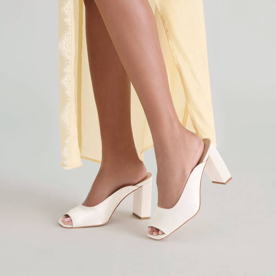 sabela heels aus cremefarbenem satin