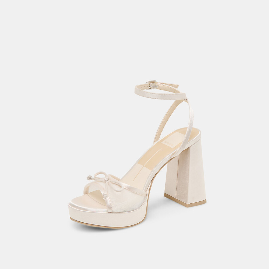 pandora heels aus weißem tüll