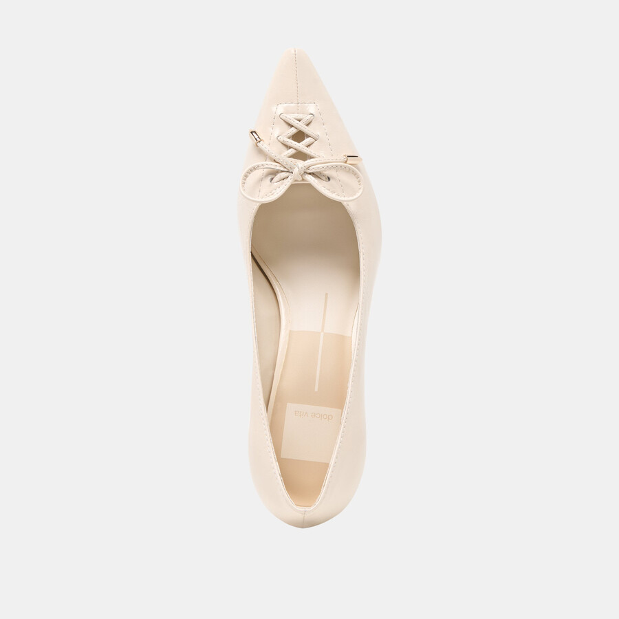 clarie heels knöchernes crinkle-lackleder