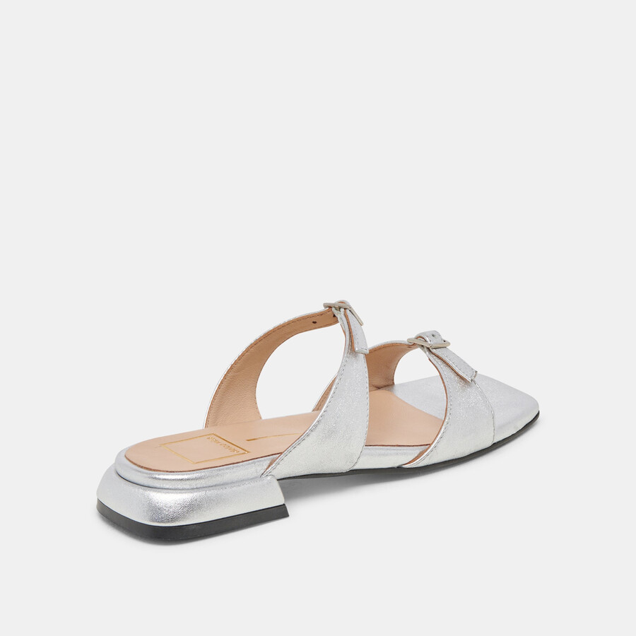 lavendel sandalen aus silberfarbenem metallic-leder