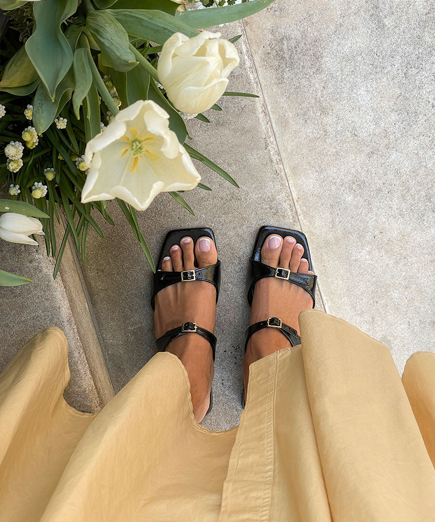 lavendel sandalen midnight crinkle lackleder
