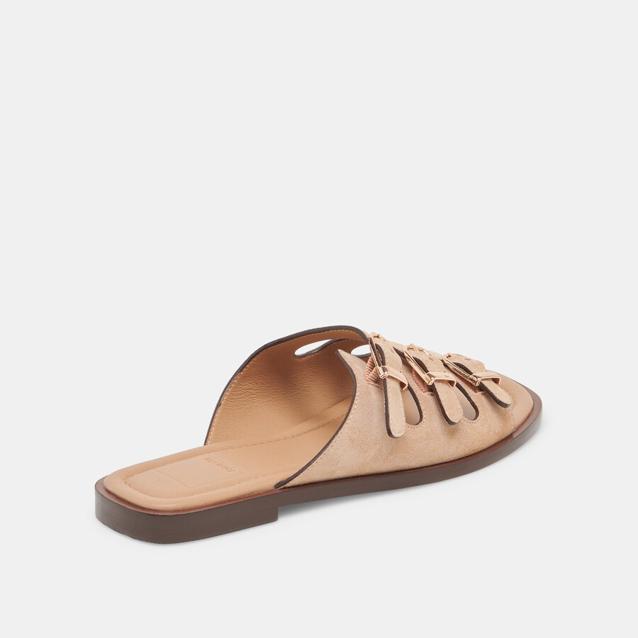 fin sandalen aus hellbraunem wildleder