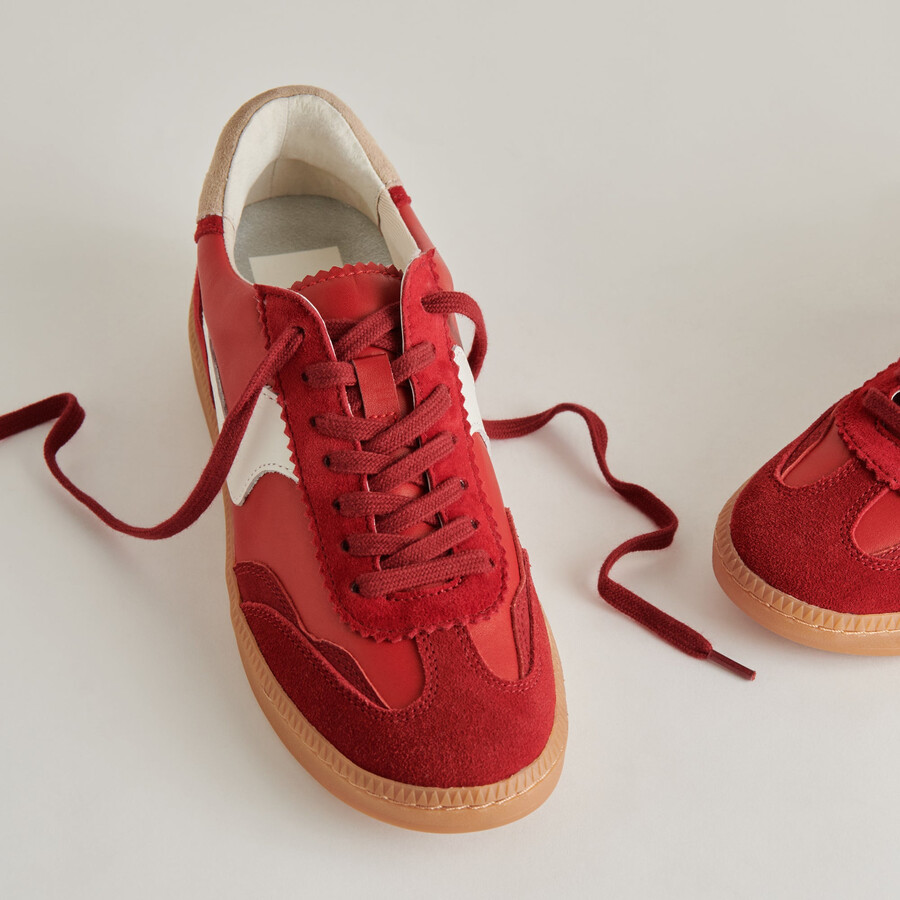 sneakers crimson suede