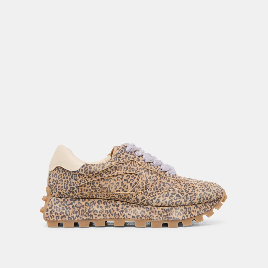 tricia sneakers aus hellbraunem wildleder mit leopardenmuster
