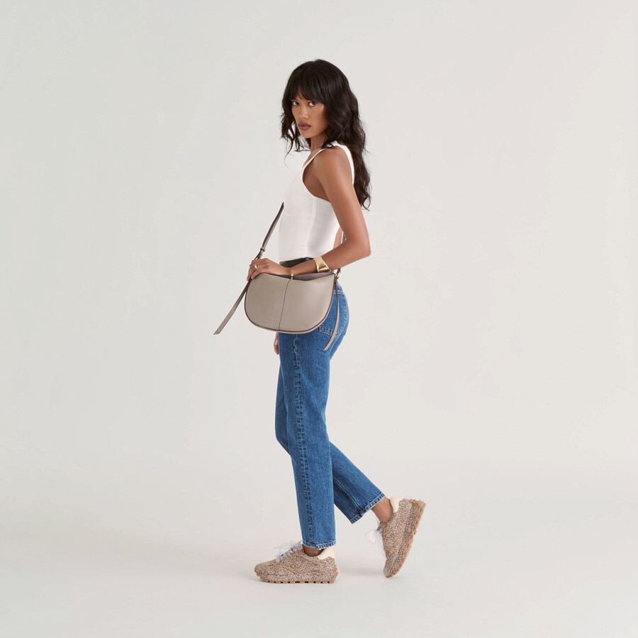 tricia sneakers aus hellbraunem wildleder mit leopardenmuster